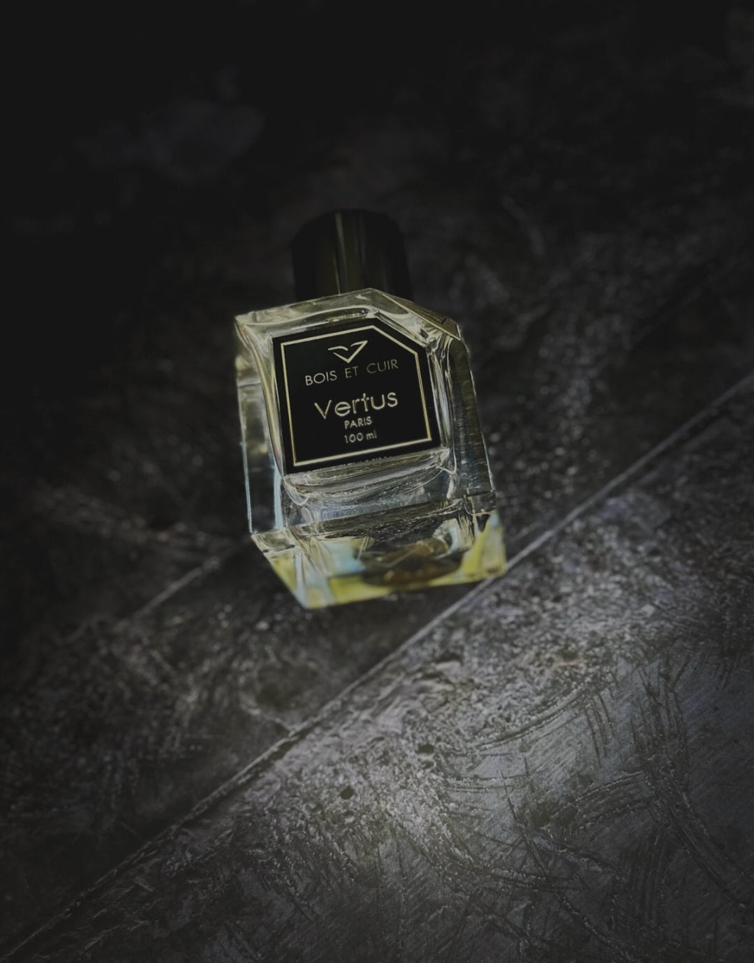 Vertus Paris - Bois et cuir